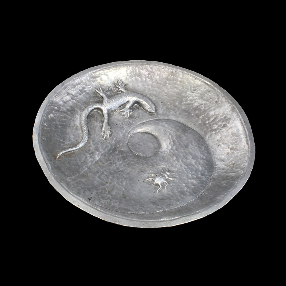 Aluminum plate w/ lizard and beetle